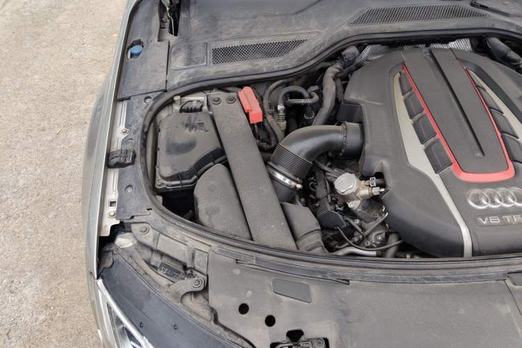 Used Audi S8 2014 S8 4.0TFSI quattro Engine Bay Right