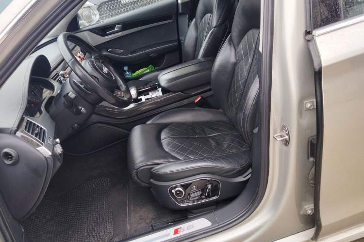 Used Audi S8 2014 S8 4.0TFSI quattro Left Front Seat