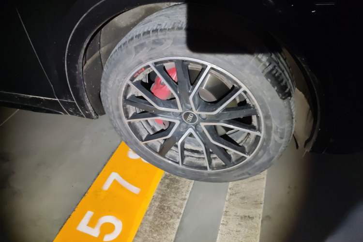 Used Audi SQ5 2021 3.0 TFSI quattro Right Front Wheel Hub
