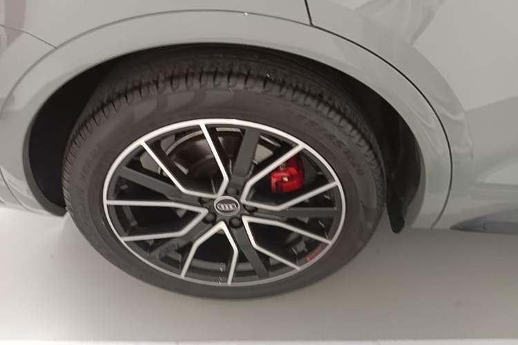 Used Audi SQ5 2021 3.0 TFSI quattro Right Rear Wheel Hub