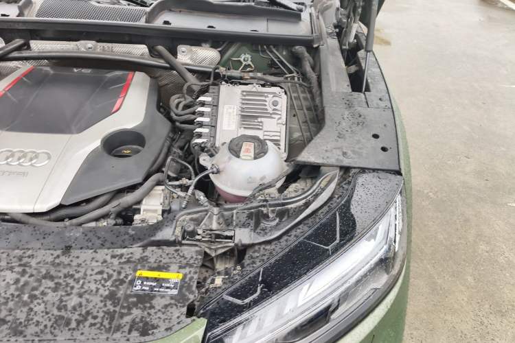 Used Audi SQ5 2021 3.0 TFSI quattro Engine Bay Left