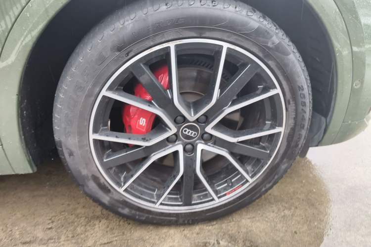 Used Audi SQ5 2021 3.0 TFSI quattro Right Front Wheel Hub