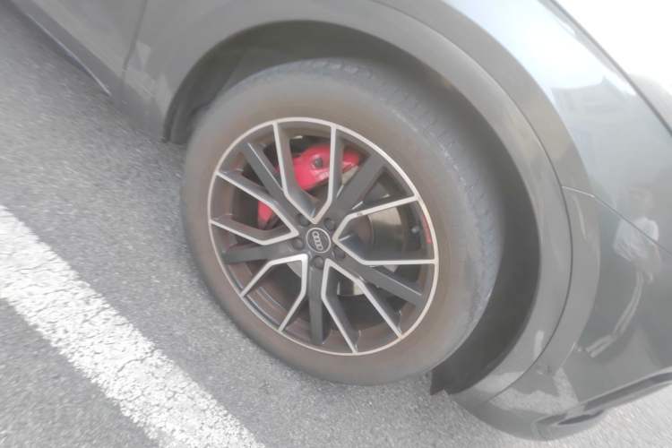 Used Audi SQ5 2021 3.0 TFSI quattro Right Front Wheel Hub