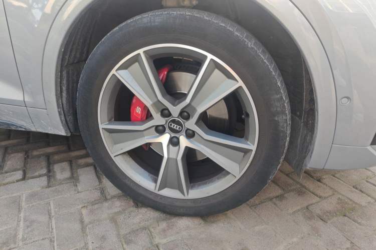 Used Audi SQ5 2021 3.0 TFSI quattro Right Front Wheel Hub