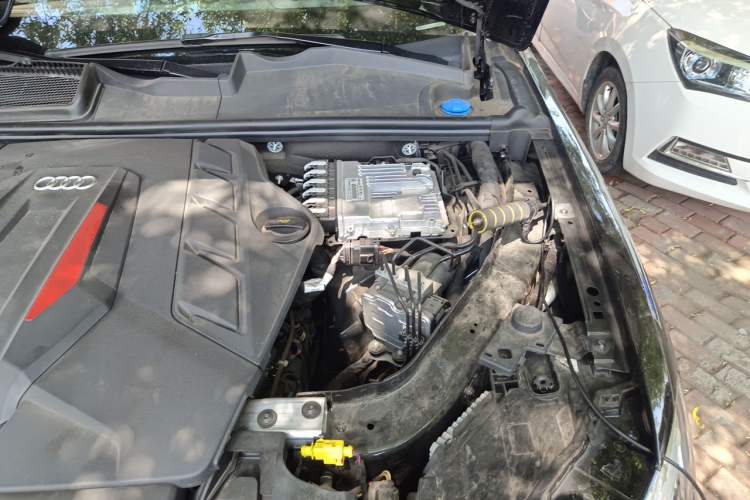 Used Audi SQ7 2024 4.0 TFSI Engine Bay Left