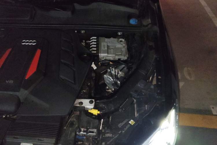 Used Audi SQ7 2024 4.0 TFSI Night Knight Edition Engine Bay Left