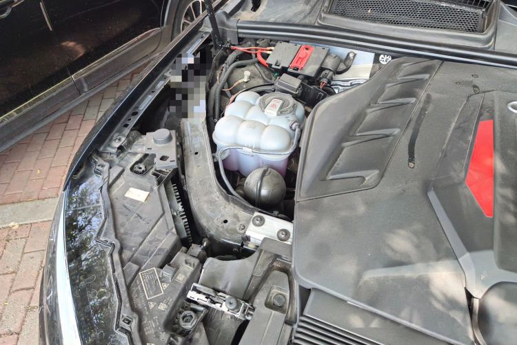 Used Audi SQ7 2024 4.0 TFSI Engine Bay Right