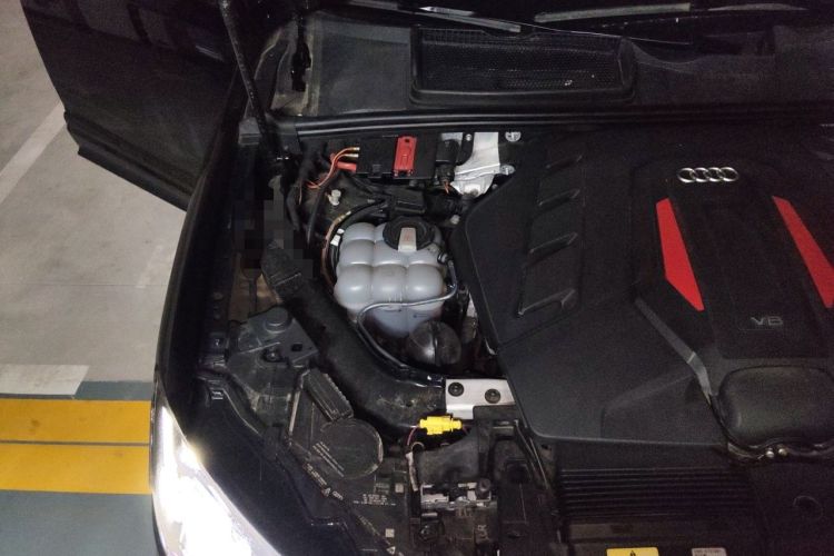 Used Audi SQ7 2024 4.0 TFSI Night Knight Edition Engine Bay Right