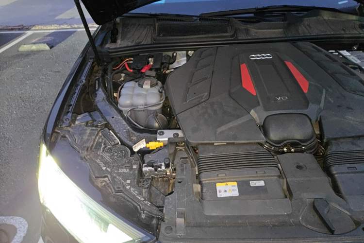 Used Audi SQ7 2024 4.0 TFSI Night Knight Edition Engine Bay Right