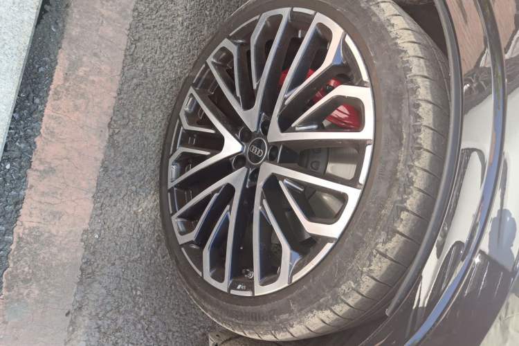 Used Audi SQ7 2024 4.0 TFSI Right Front Wheel Hub