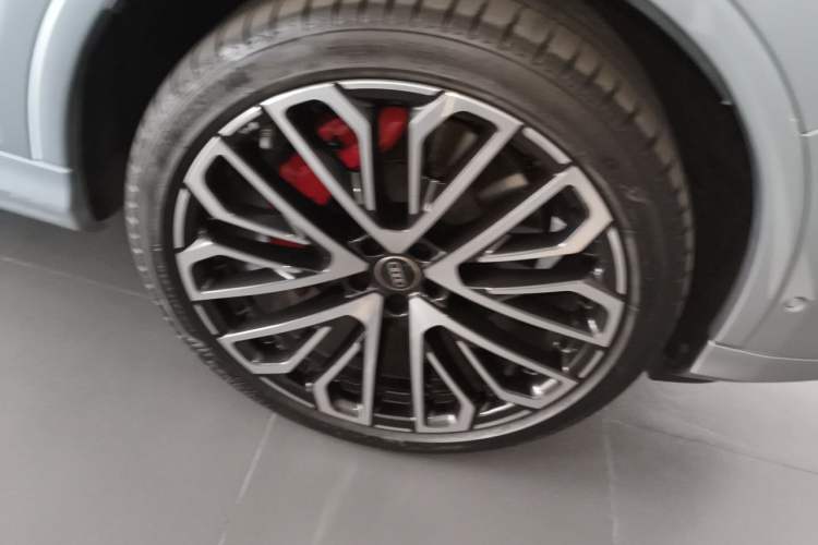 Used Audi SQ7 2024 4.0 TFSI Right Front Wheel Hub