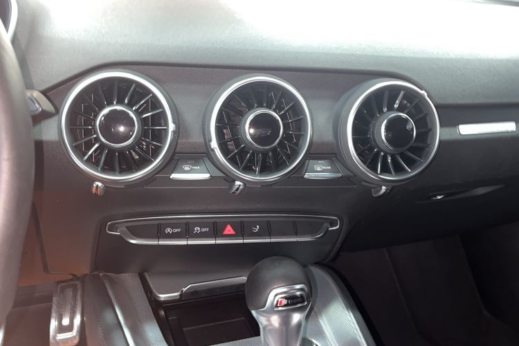 Used Audi TT 2017 TT Coupe 45 TFSI Audio And AC Panel