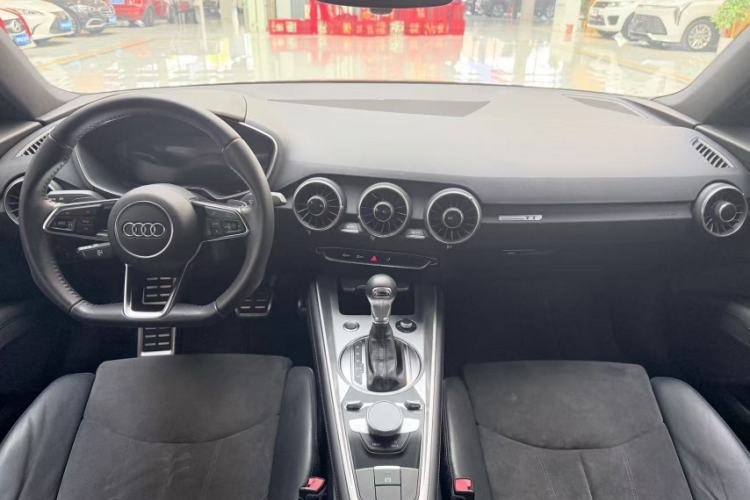 Used Audi TT 2017 TT Coupe 45 TFSI Interior 1