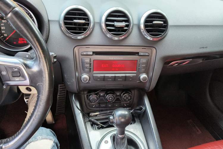 Used Audi TT 2008 TT 3.2 Quattro Audio And AC Panel