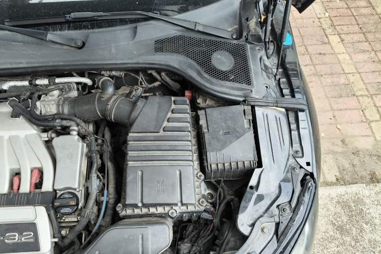 Used Audi TT 2008 TT 3.2 Quattro Engine Bay Left