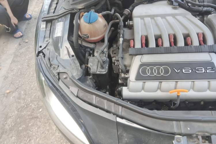 Used Audi TT 2008 TT 3.2 Quattro Engine Bay Right