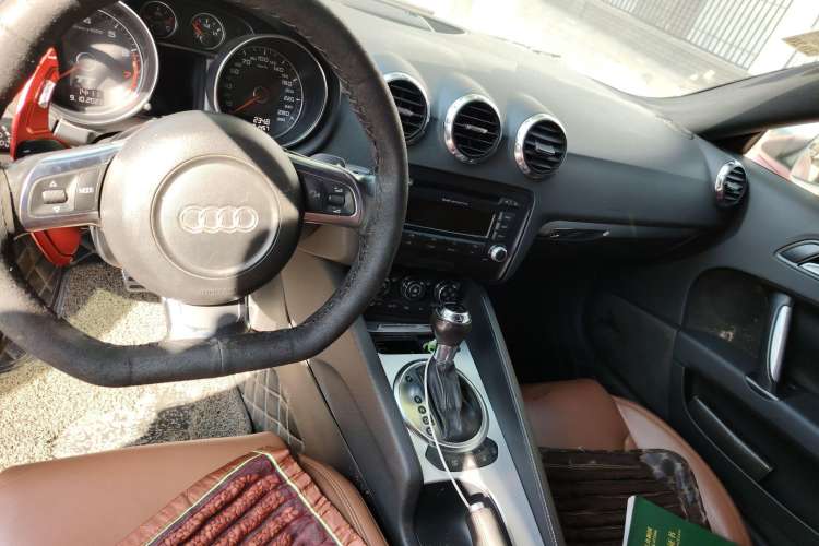 Used Audi TT 2008 TT Coupe 2.0TFSI Center Console
