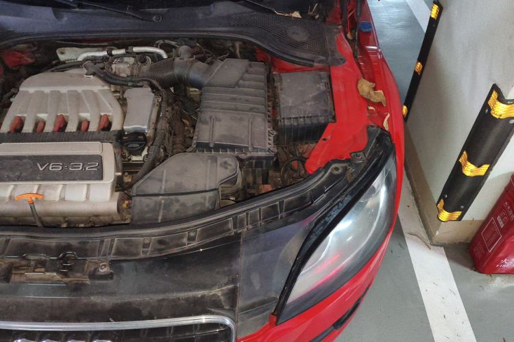 Used Audi TT 2008 TT 3.2 Quattro Engine Bay Left