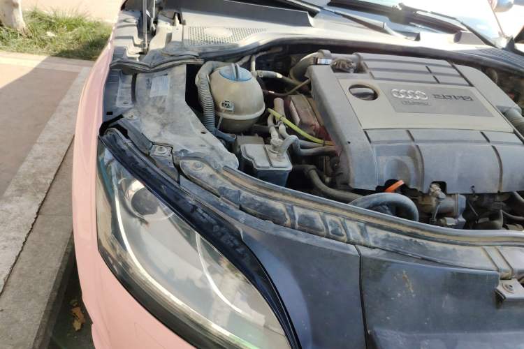 Used Audi TT 2008 TT Coupe 2.0TFSI Engine Bay Right