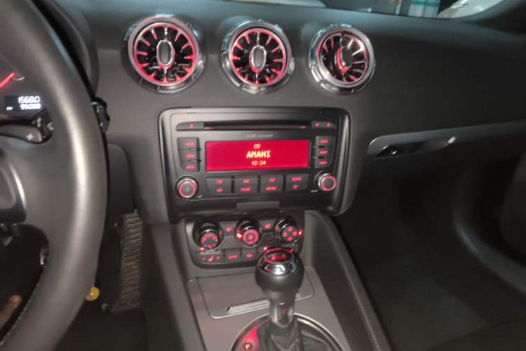 Used Audi TT 2008 TT Roadster 2.0TFSI Audio And AC Panel