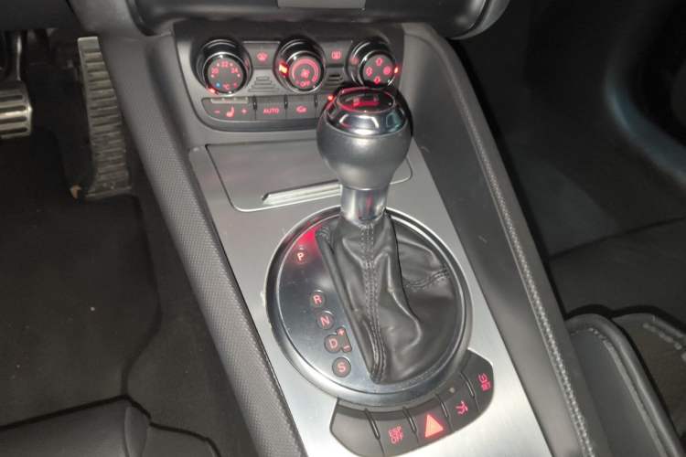 Used Audi TT 2008 TT Roadster 2.0TFSI Gear Lever