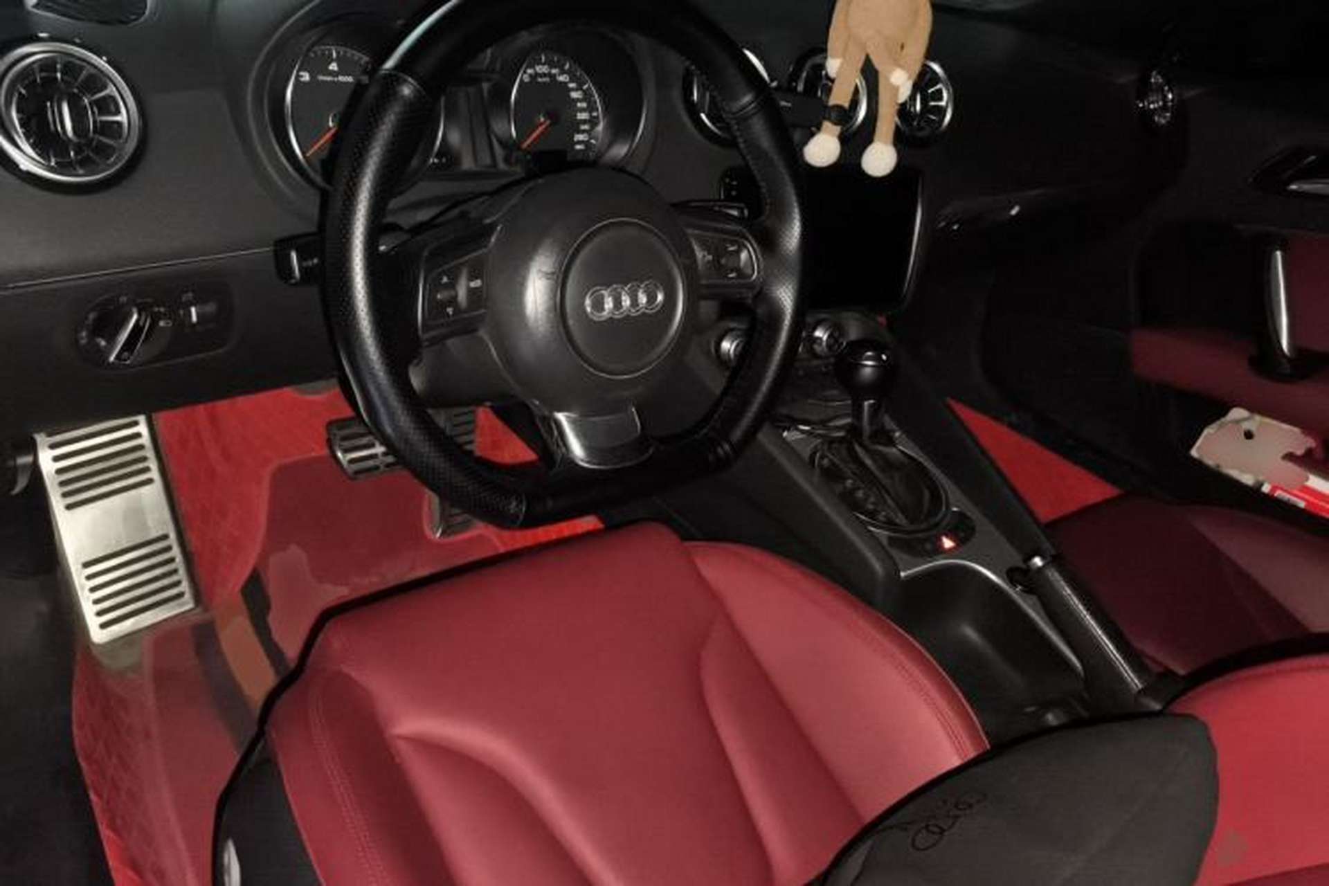Used Audi TT 2010 TT 2.0TFSI Collector's Edition Center Console