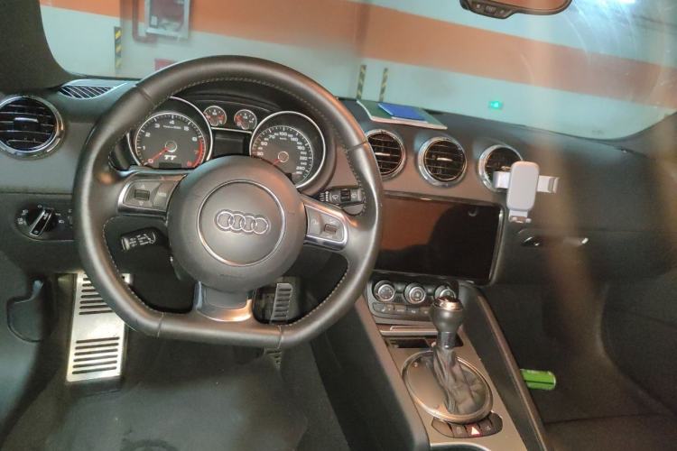Used Audi TT 2011 TT Coupe 2.0 TFSI Center Console