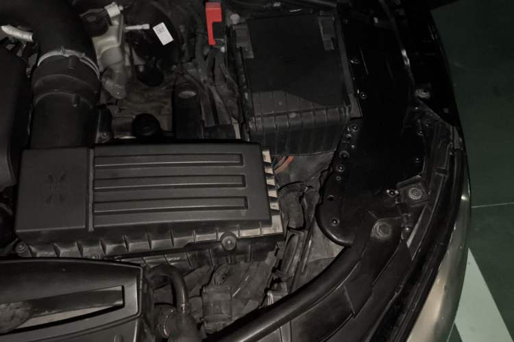 Used Audi TT 2011 TT Coupe 2.0 TFSI Engine Bay Left