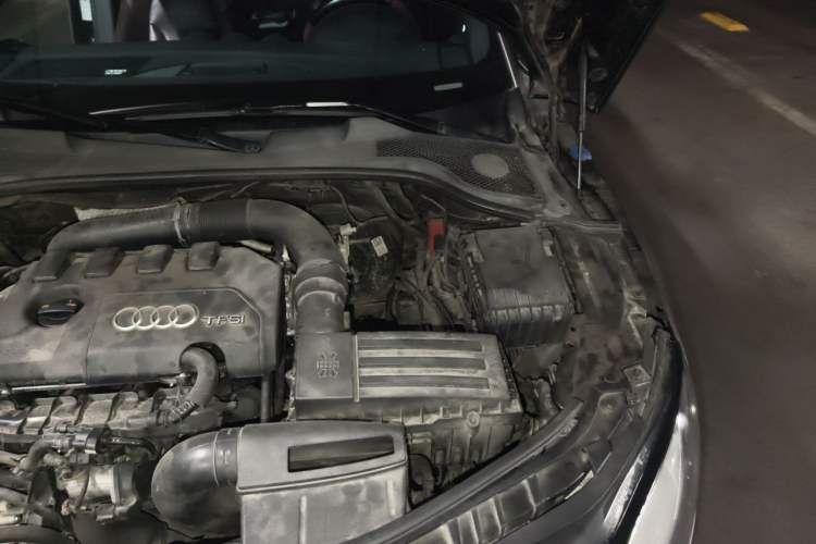Used Audi TT 2011 TT Coupe 2.0 TFSI Engine Bay Left