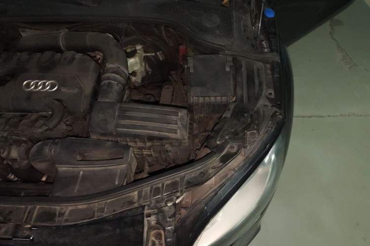 Used Audi TT 2011 TT Coupe 2.0 TFSI Engine Bay Left