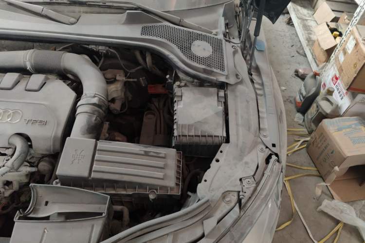 Used Audi TT 2011 TT Roadster 2.0TFSI Engine Bay Left