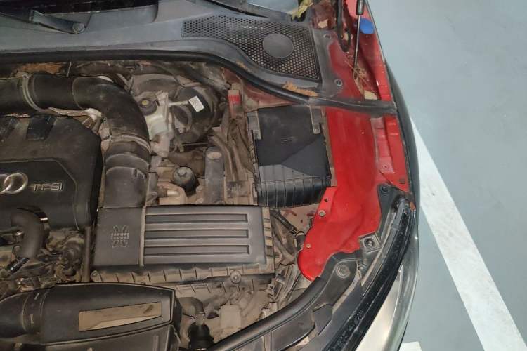 Used Audi TT 2011 TT Coupe 2.0 TFSI Engine Bay Left