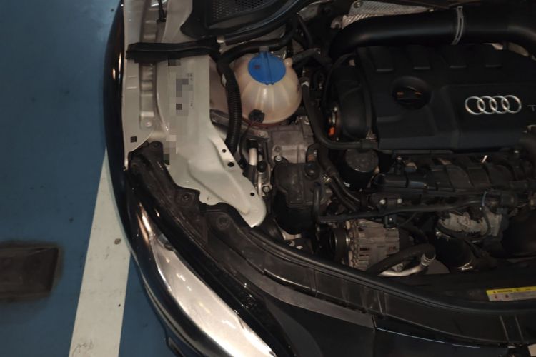 Used Audi TT 2011 TT Coupe 2.0 TFSI Engine Bay Right