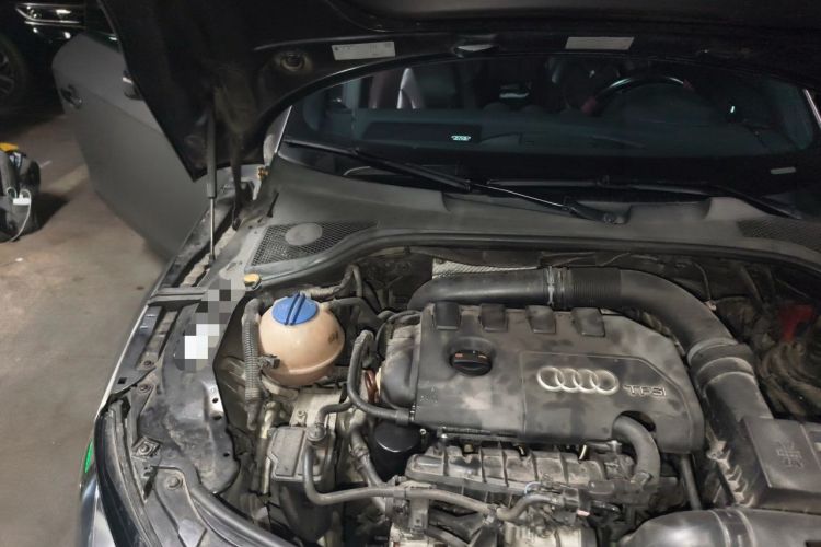 Used Audi TT 2011 TT Coupe 2.0 TFSI Engine Bay Right