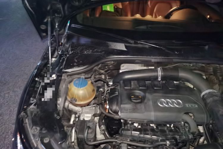 Used Audi TT 2011 TT Coupe 2.0 TFSI Engine Bay Right