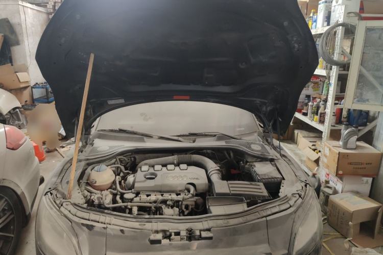 Used Audi TT 2011 TT Roadster 2.0TFSI Engine Bay