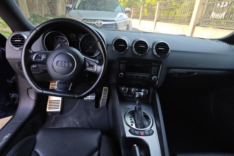 Used Audi TT 2011 TT Coupe 2.0 TFSI Center Console
