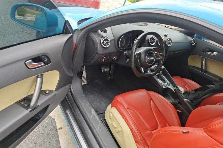 Used Audi TT 2011 TT Coupe 2.0 TFSI Driver Seat