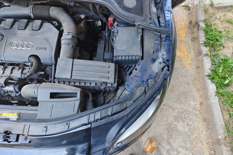 Used Audi TT 2011 TT Coupe 2.0 TFSI Engine Bay Left