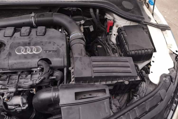 Used Audi TT 2011 TT Coupe 2.0 TFSI Engine Bay Left
