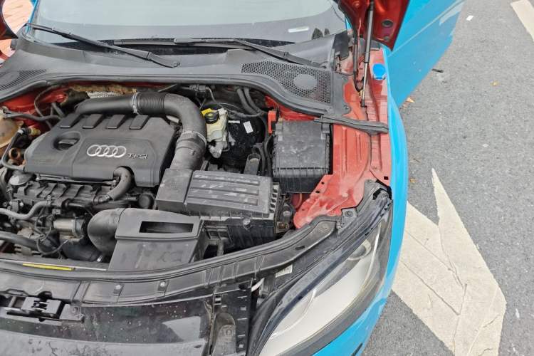 Used Audi TT 2011 TT Coupe 2.0 TFSI Engine Bay Left