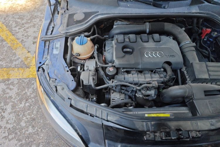 Used Audi TT 2011 TT Coupe 2.0 TFSI Engine Bay Right