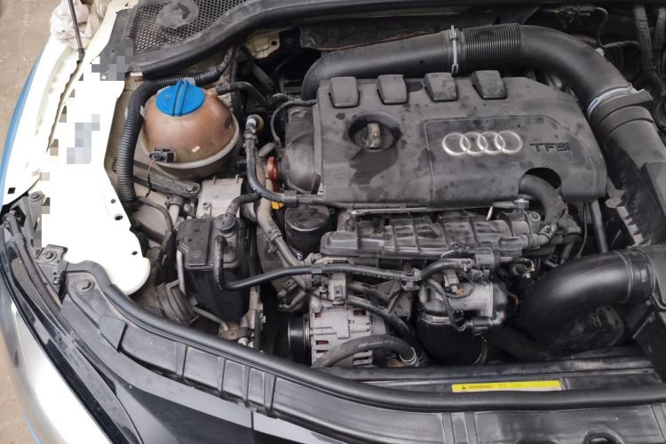 Used Audi TT 2011 TT Coupe 2.0 TFSI Engine Bay Right