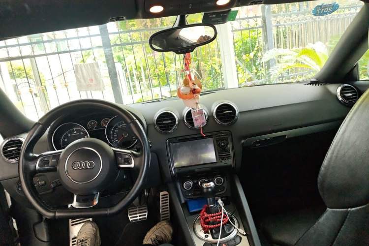 Used Audi TT 2011 TT Coupe 2.0 TFSI Center Console