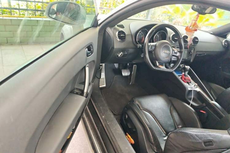 Used Audi TT 2011 TT Coupe 2.0 TFSI Driver Seat