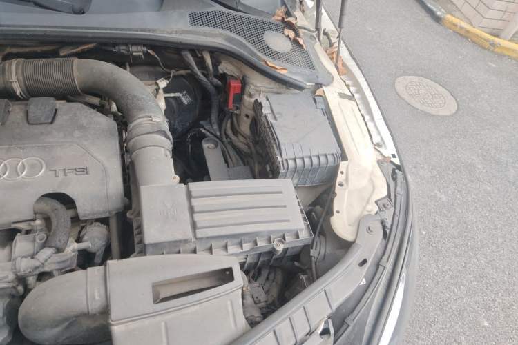 Used Audi TT 2011 TT Coupe 2.0 TFSI Engine Bay Left