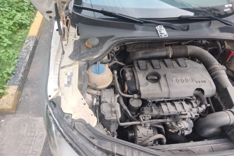 Used Audi TT 2011 TT Coupe 2.0 TFSI Engine Bay Right