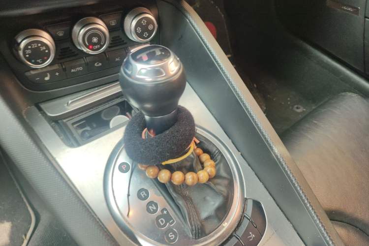 Used Audi TT 2011 TT Roadster 2.0TFSI Gear Lever