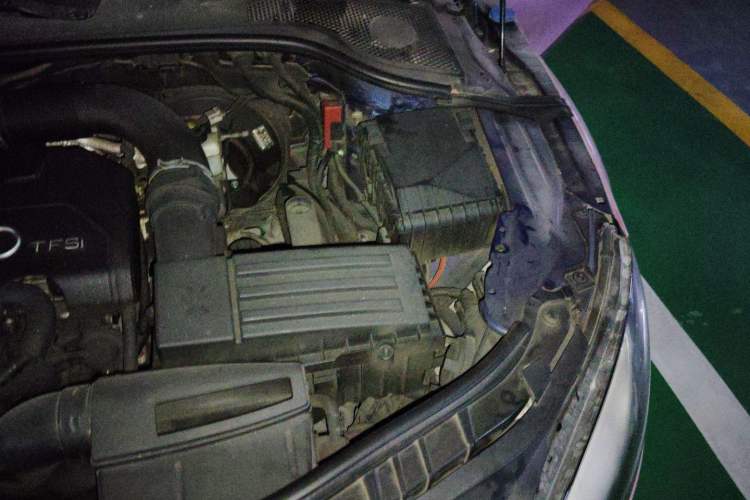 Used Audi TT 2011 TT Coupe 2.0 TFSI Engine Bay Left