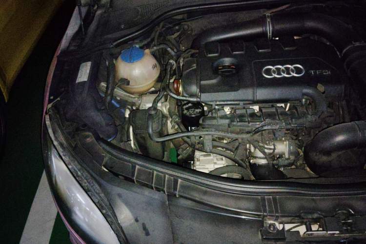 Used Audi TT 2011 TT Coupe 2.0 TFSI Engine Bay Right